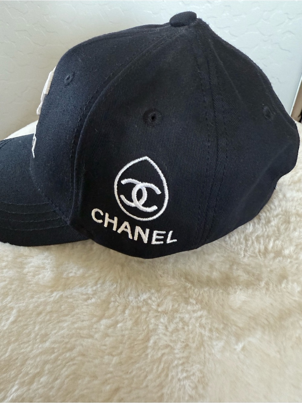 Black hat - Picture 2 of 3